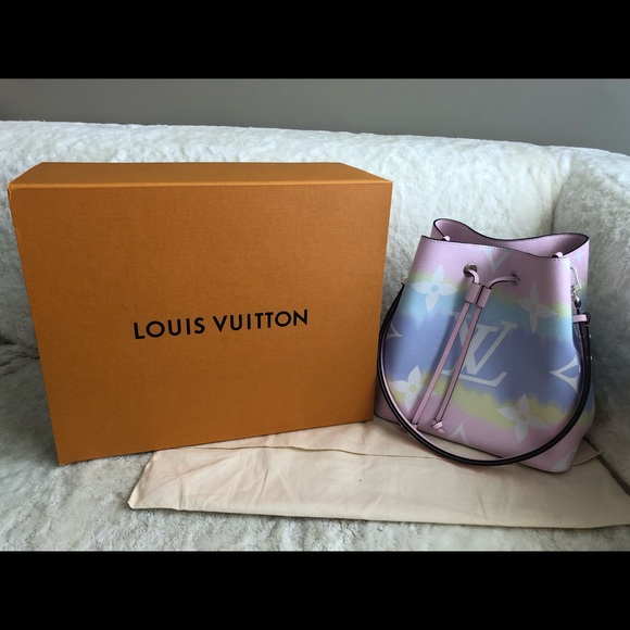 Louis Vuitton Handbags - ❌SOLD❌ Louis Vuitton Escale NÉONOÉ MM